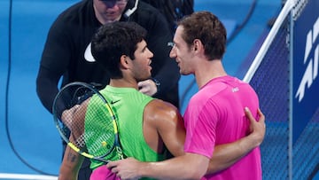 Carlos Alcaraz y Valentin Royer hablan tras su partido en Doha.