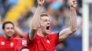 El Osasuna respira y deja al Málaga como colista