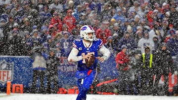 Buffalo Bills quarterback Josh Allen (17).