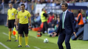José González, durante el partido contra el Barça en La Rosaleda.
