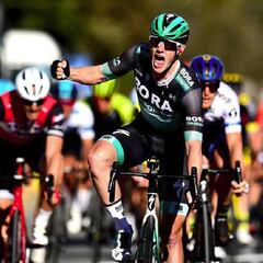 Triunfo de Bennett y los favoritos guardan la pólvora para mañana