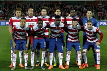 Partido Granada-Sporting de Gijón. Once del Granada. De Pie: Peñaranda, Miguel Lopes, Biraghi, Ricardo Costa, Babin y Andrés Fernández. Agachados: El Arabi, Doucoure, Success, Fran Rico y Rochina.