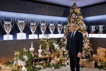 Florentino Pérez posa durante el mensaje navideño de 2022.