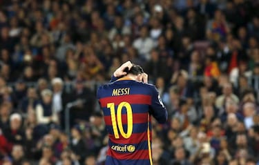 Barcelona fans show their anger as Messi leaves the Camp Nou