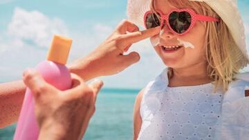 Sanidad retira 14 cremas solares por un error en el factor de protección: revisa si las tienes
