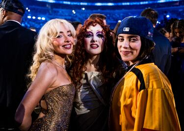 Sabrina Carpenter, Chappell Roan y Billie Eilish durante la gala de los Premios Grammys 2025 celebrados en Los Ángeles.