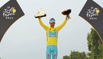 Con su victoría en el Tour se unió a la lista de ciclistas que han conseguido ganar las tres grandes vueltas.