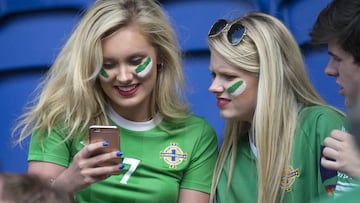 Hinchas norirlandeses en el Parque de los Pr&iacute;ncipes.