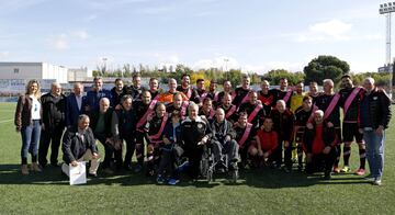 Hoy 1 de noviembre los veteranos del Torrejón y del Rayo Vallecano han goleado a la ELA en un partido solidario disputado en el Campo Municipal Las Veredillas.