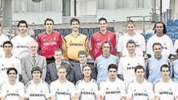 <b>FOTO OFICIAL DEL CASTILLA 2005/06. X </b>Bajas.? Están negociando. En la fila superior, de izquierda a derecha: Ernesto, Adrián Martín, De la Red, Codina, Cobeño, Casilla, Javi García, Balboa y Barral. En la segunda fila: Arbeloa, Portugal (técnico) y Rubén. Sentados: Duque, Jotha, Borja Valero, Jurado, Palencia, Soldado, Ángelo, Sergio, Agus, Negredo, Óscar Díaz, Robles y Filipe Luis.