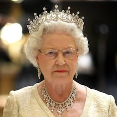 ¿Quién es el heredero al trono de Inglaterra y cuál es la línea de sucesión del rey Carlos III?