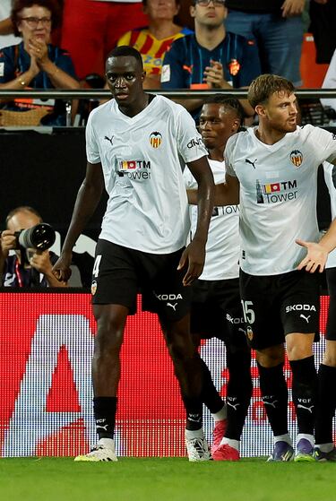 El jugador valencianista atraviesa uno de sus mejores momentos. Enfrente tenía una delantera temible como la del Athletic. Cumplió con nota.