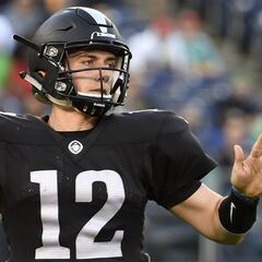 Los Eagles cortan a Luis Pérez; firman a Cody Kessler