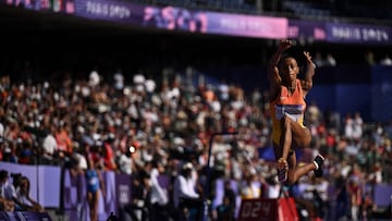 Ana Peleteiro, en su salto en la clasificación.