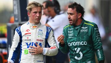 Liam Lawson (Racing Bulls) y Fernando Alonso (Aston Martin). Austin, Estados Unidos. F1 2024.