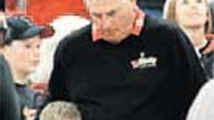 Knight celebró el récord a su manera