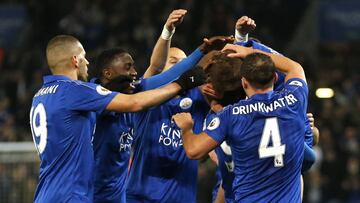 Los jugadores del Leicester celebran un gol.