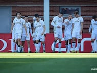 El Ceuta festeja su gon en Miranda.