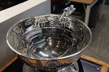 La historia cuenta que Saraperos de Saltillo fue el primer equipo campeón en llevarse la Copa y ser bicampeón, al repetir la hazaña en 2010.