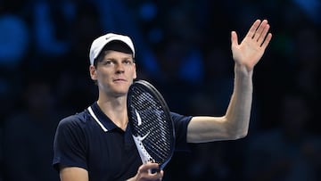 Turin (Italy), 14/11/2024.- Jannik Sinner of Italy celebrates winning his Round Robin match against Daniil Medvedev of Russia at the ATP Finals in Turin, Italy, 14 November 2024. (Tenis, Italia, Rusia) EFE/EPA/Alessandro Di Marco