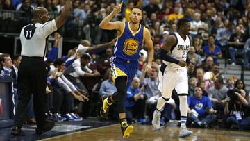 Stephen Curry celebra una canasta durante un partido contra Dallas Mavericks. MVP