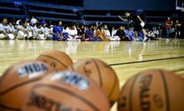 Excelente acogida para la NBA en Ciudad de México. Gran éxito antes, durante y después del partido en el primer partido oficial en suelo mexicano desde 1997. Howard, Harden, Wiggins... un día inolvidable para los aficionados mexicanos.