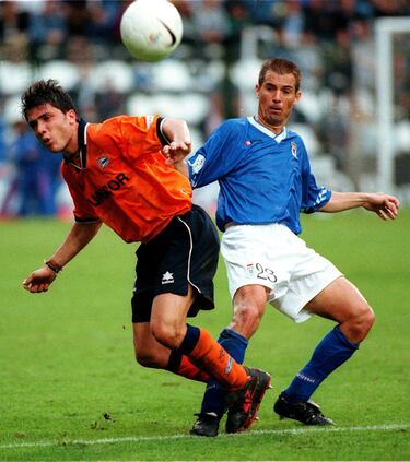 Eskurza jugó en el Real Oviedo en la temporada 1996/97, aportando experiencia en el mediocampo. Su rendimiento fue correcto en aquella temporada en la capital asturiana.