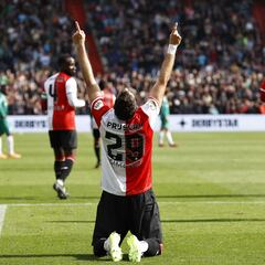Santiago Giménez, MVP del mes en el Feyenoord