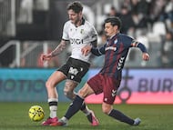Partido entre el Burgos CF y el Eibar celebrado en el Estadio ‘El Plantío’.
Fer Niño del Burgos y Sergio A del Eibar
10-01-2026 - RICARDO ORDÓÑEZ