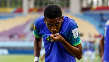 Surakarta (Indonesia), 20/11/2023.- Estevao Willian of Brazil celebrates after scoring the opening goal during the FIFA U-17 World Cup round of sixteen match between Ecuador and Brazil at the Manahan Stadium in Surakarta, Indonesia, 20 November 2023. (Mundial de Fútbol, Brasil) EFE/EPA/MAST IRHAM
