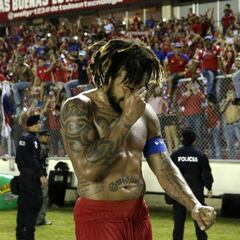 Héroes dentro y fuera de la cancha: Román Torres