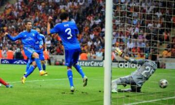 Cristiano Ronaldo también marcó el cuarto del partido (segundo en su cuenta personal). 0-4.