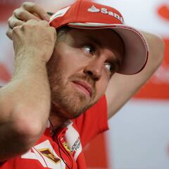 Vettel: "Debimos haber ganado a Red Bull, teníamos mejor coche"