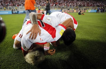 Peru's players celebrate after a play-off qualifying match for the 2018 Russian World Cup against New Zealand in Lima, Peru, Wednesday, Nov. 15, 2017. Peru beat New Zealand 2-0 to win a two-leg playoff and earn the 32nd and last spot in the World Cup field in Russia.(AP Photo/Rodrigo Abd)7