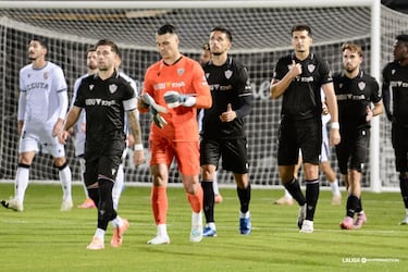 Aprobados y suspensos del Almería: fin a la racha con desmadre arbitral