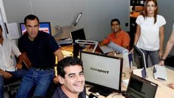 <b>EQUIPO A LA VANGUARDIA. </b>Los miembros de Nacsport posaron para AS en su centro de trabajo.