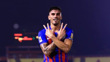 El espa&ntilde;ol Fernando Rodr&iacute;guez celebra uno de sus goles con Johor FC.