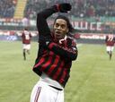 Ronaldinho firma un ''hat-trick'' en la victoria del Milan ante el Siena