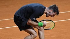 Londero venció a sus propios nervios y Mayer se despidió