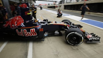 Carlos Sainz saliendo del box durante el GP de Gran Bretaña.