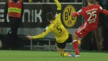 Fea entrada de Bartra a Müller que dejó de piedra a Ancelotti