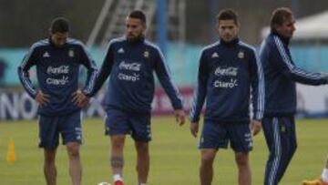 Otamendi está concentrado con Argentina.