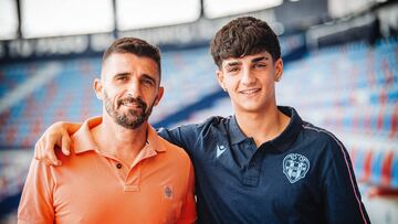 El Levante se rejuvenece con V¨ªctor Fern¨¢ndez