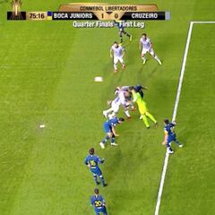 El VAR expulsa a Dedé por un choque fortuito con Andrada