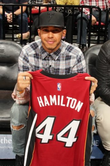 Lewis Hamilton durante el Miami Heat-Dallas Mavericks.