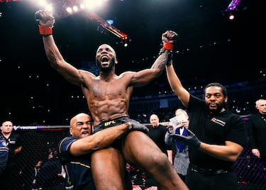 Peso: Welter | Récord: 22-3-0