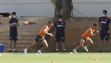 17/08/20
VALENCIA CF
CIUDAD DEPORTIVA
PRETEMPORADA
ENTRENAMIENTO PUERTA CERRADA
JAVI GRACIA
RODRIGO MORENO
GAYA
