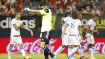 Andr&eacute;s Fern&aacute;ndez durante el partido contra el Granada.