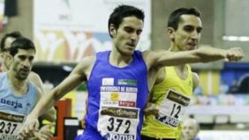 <b>FRICCIÓN. </b>Ruiz (372) y Casado se empujaron a falta de 400 metros.