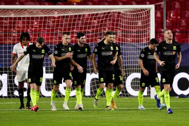 El Krasnodar disputó por primera vez en su historia la fase final de la Liga de Campeones, tras finalizar su campaña liguera en tercera posición y eliminar al PAOK en play-offs. El sorteo le emparejó con el ya mencionado Rennes, Chelsea y Sevilla. Tuvo un mejor papel que el equipo francés, ya que consiguieron cinco puntos, logrando uno de ellos por un empate en la última jornada ante el Chelsea, aunque los ‘blues’ no se jugaban nada. Terminaron en tercer lugar, por lo que ‘descendieron’ a la Europa League, pero cayeron a las primera de cambio ante el Dinamo Zagreb.